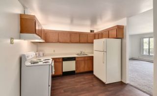 cheap double bedrooms in milwaukee Harbor Pointe Apartments